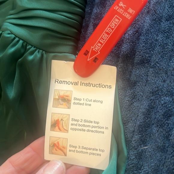 Mac Duggal. Satin One Sleeved Cocktail Dress- NWT size 6 - Picture 7 of 9